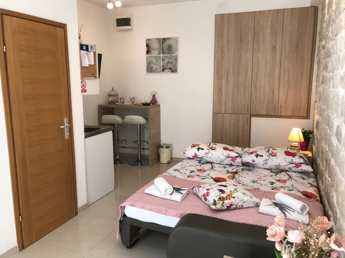 Studio Apartment Legcevic Kaštela المظهر الخارجي الصورة